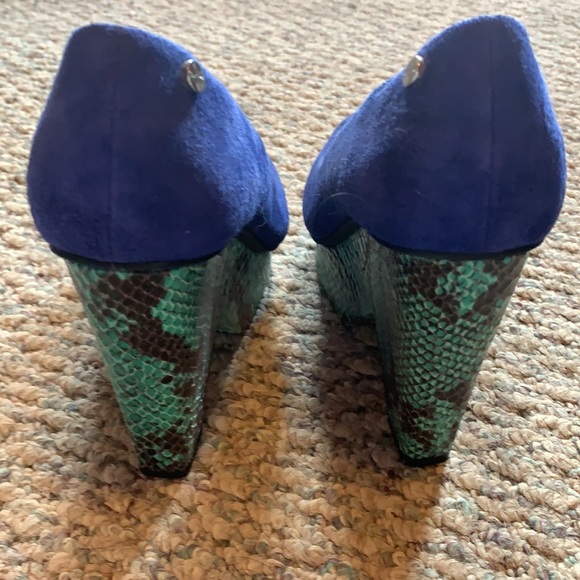 Calvin Klein Python look Electric Blue platforms - Picture 2 of 6
